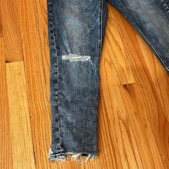 American Eagle Highest Rise Mom Jeans, ripped, size 0 - Picture 3 of 11
